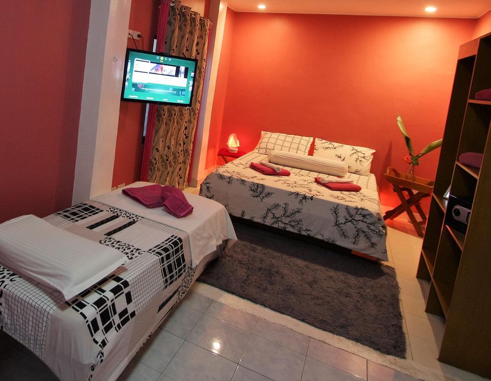 Blue Bamboo Hotel Balabag  Стая снимка